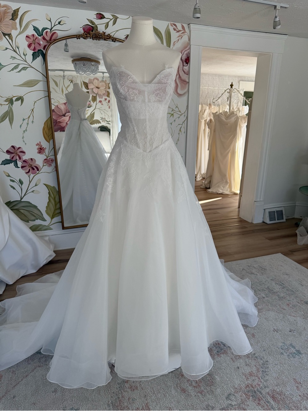 Wedding dress